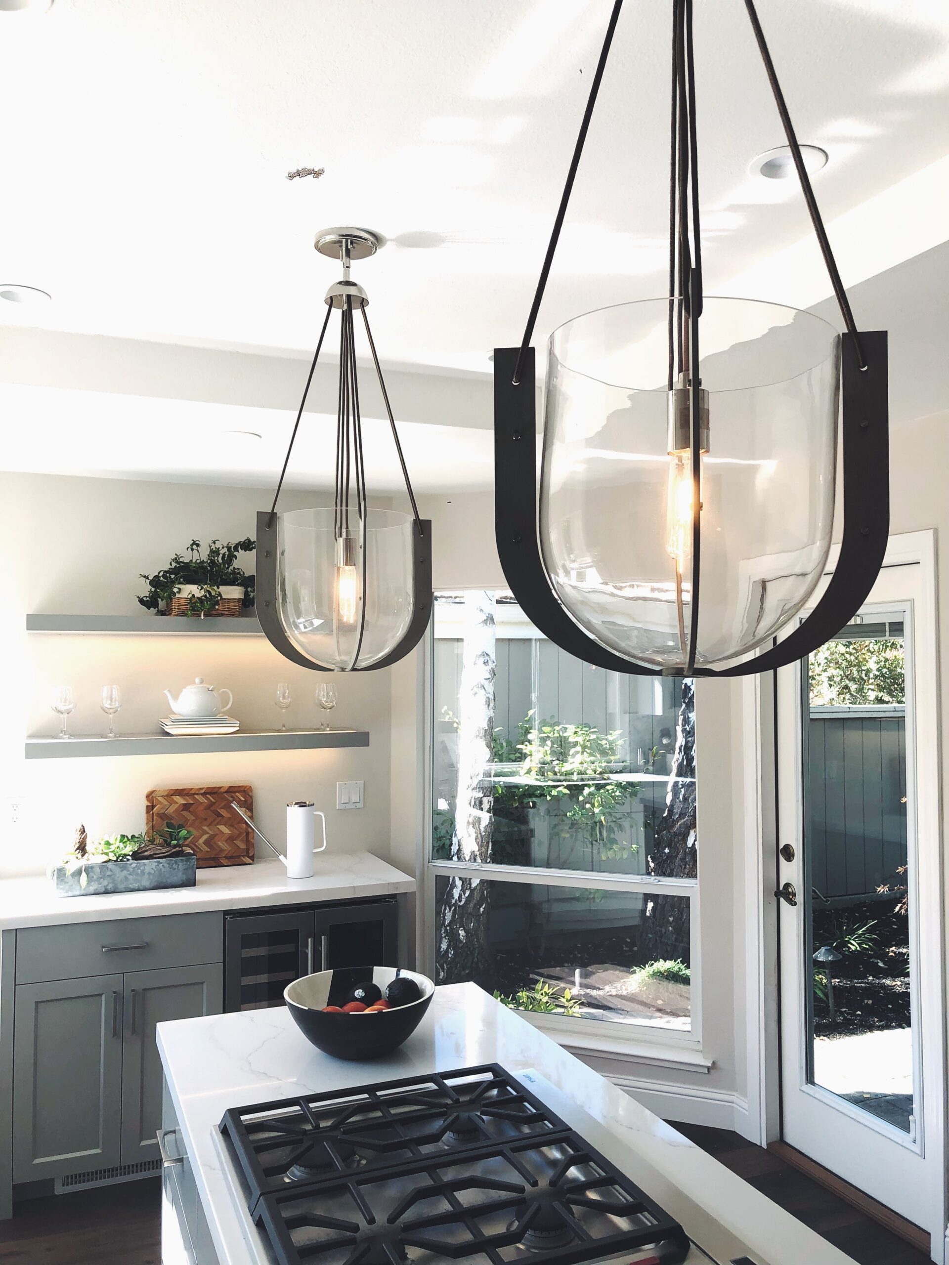 Modern Aesthetic with Clean Lines Kitchen - Dorene Gomez Interiors : Dorene  Gomez Interiors